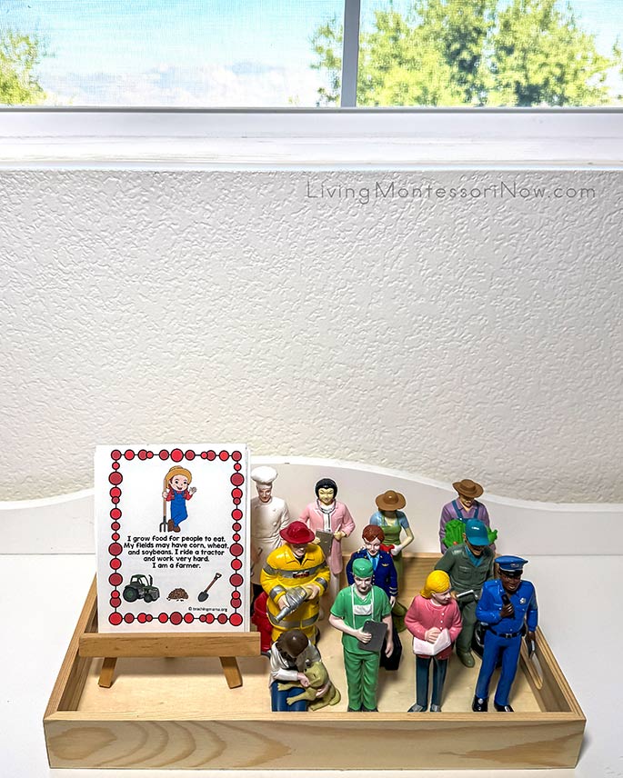 Cartes et figurines d'aides communautaires pour une activité de tri Cartes et figurines d'aides communautaires pour une activité de tri